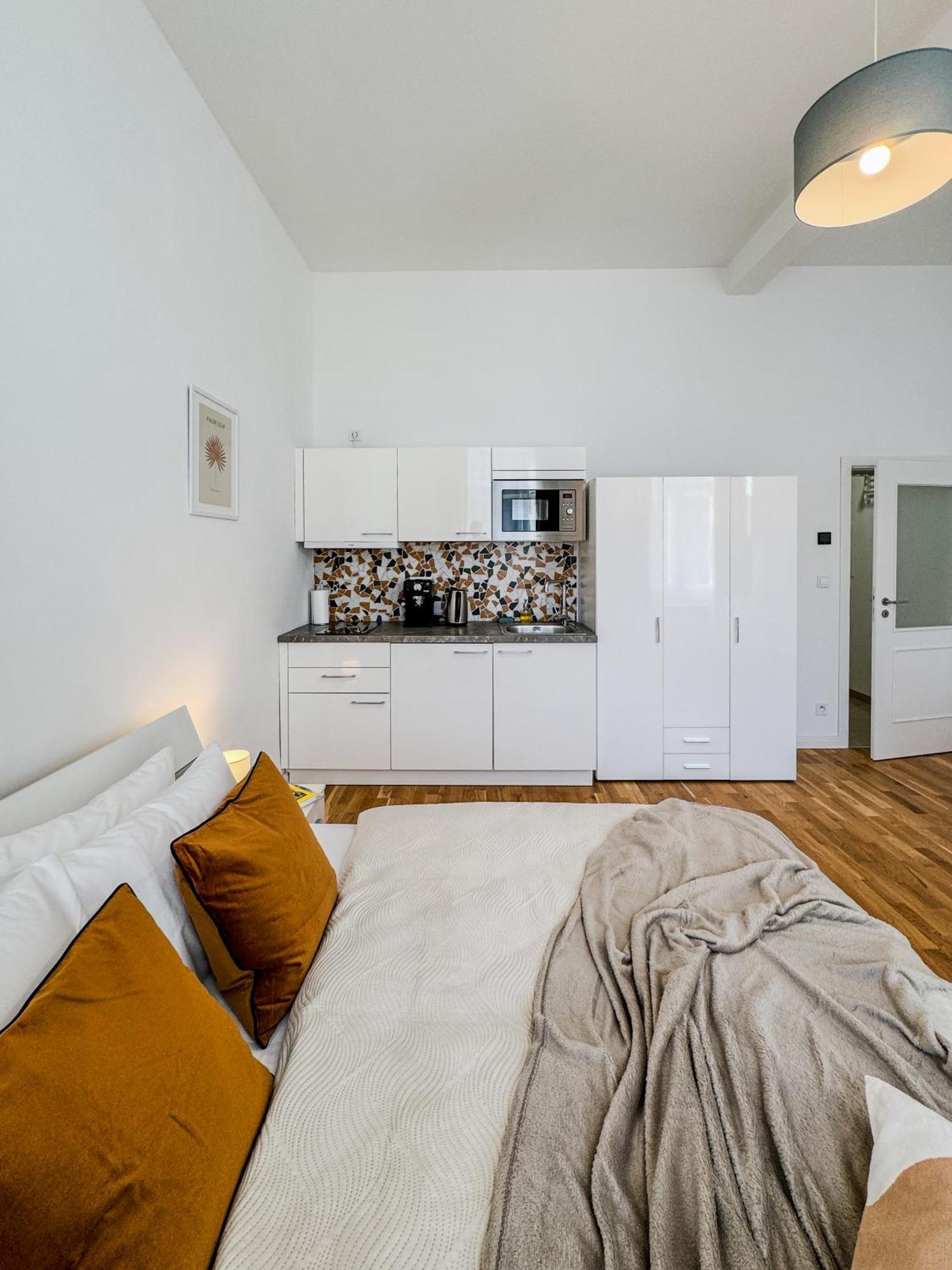 Turnkey I Wenceslas Square Apartments Prague Room photo