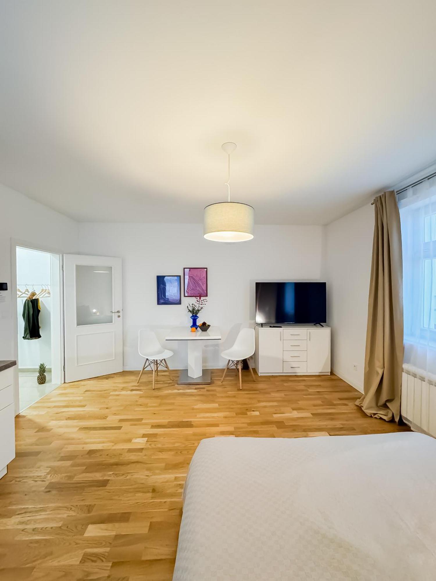 Turnkey I Wenceslas Square Apartments Prague Room photo